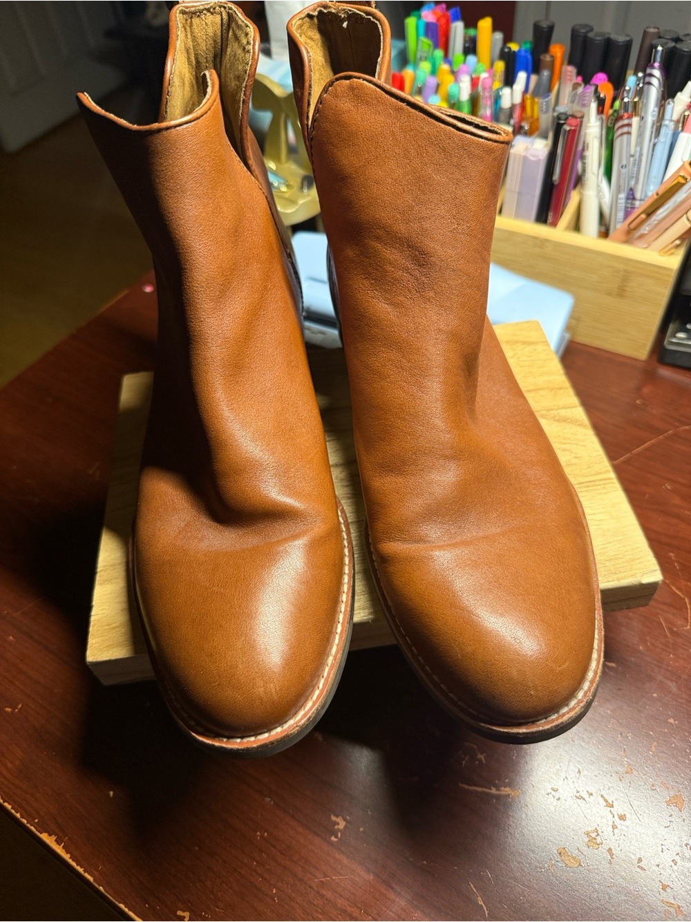 Women’s Ariat size 10 Tan Leather Ankle Boots -